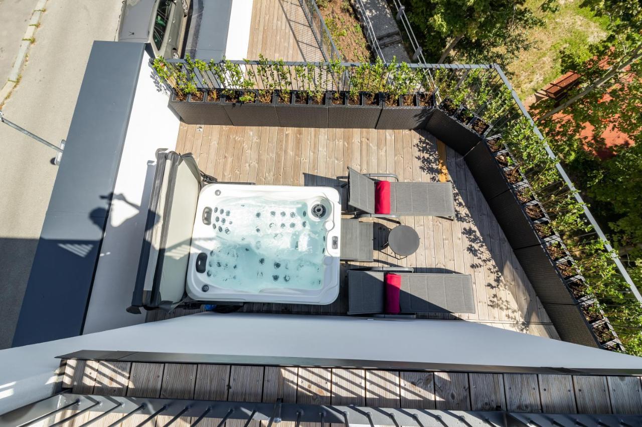 Ferienwohnung Luxury Penthouse Prag Exterior foto