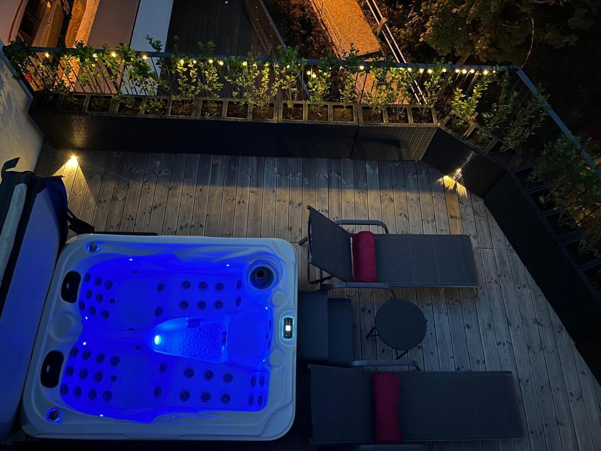 Ferienwohnung Luxury Penthouse Prag Exterior foto